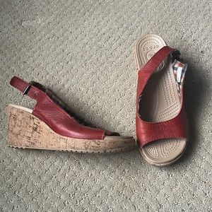RED WEDGE HEEL CROCS